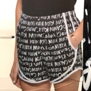 Calvin Klein Women's Lightweight Running Shorts‎ LG new with tag